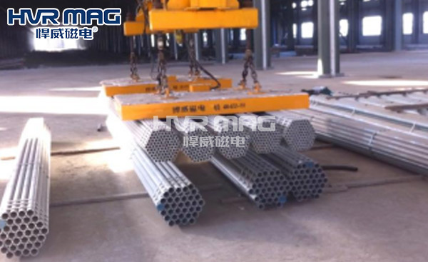 利用鋼絲繩吊運成捆鋼管的苦楚誰知道？