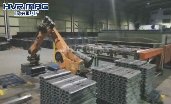 下料碼垛履帶板用電磁鐵還是電永磁鐵？